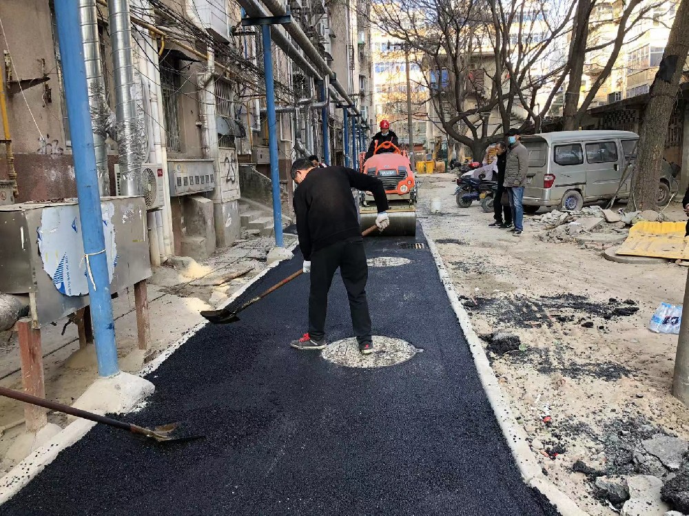 郑州西工房社区沥青摊铺