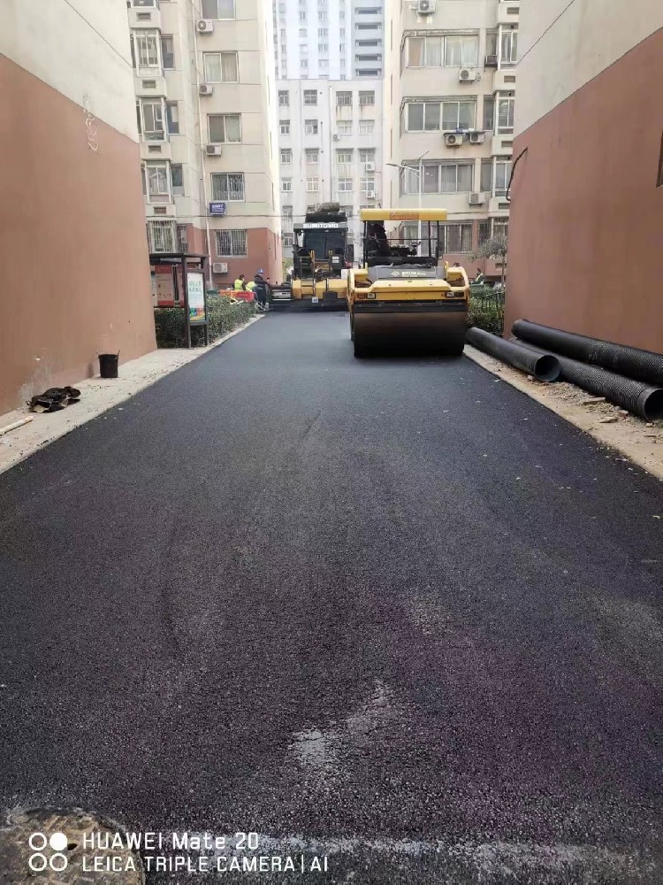 新乡沥青路面的开裂