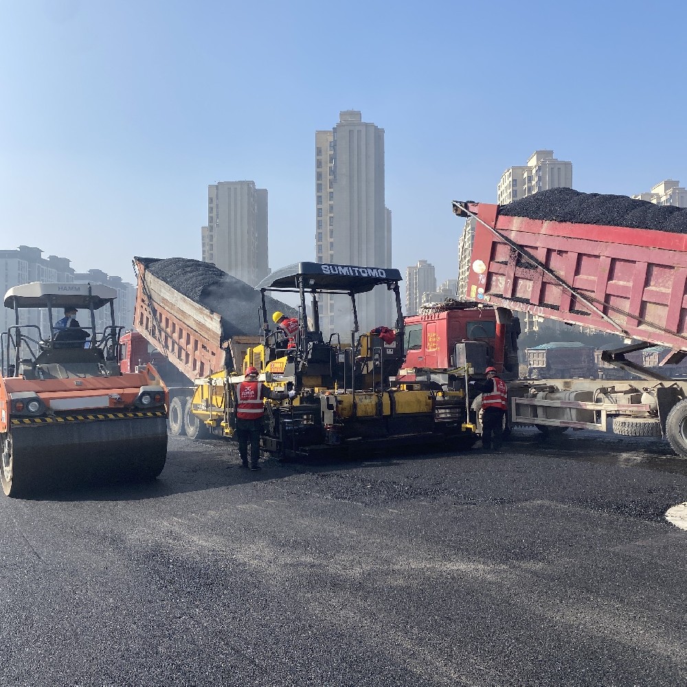 新乡水泥与沥青路面路用性能比较