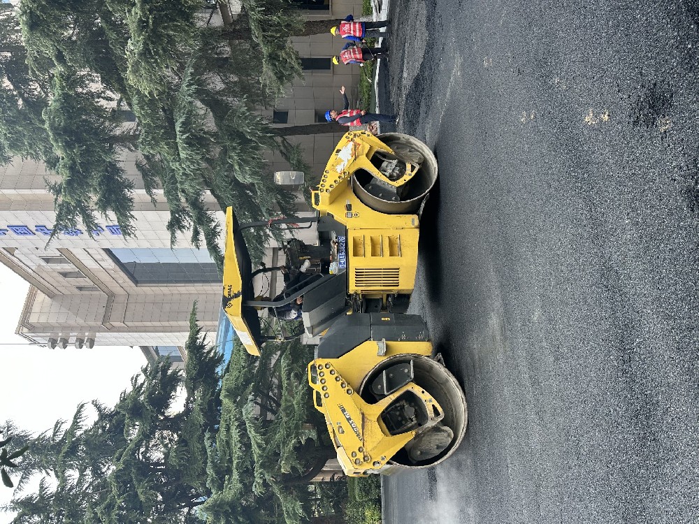 新乡沥青路面施工接缝质量控制