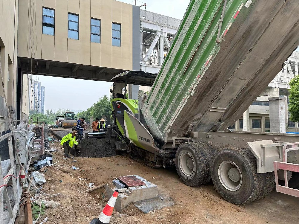 新乡路面白改黑工艺的优势