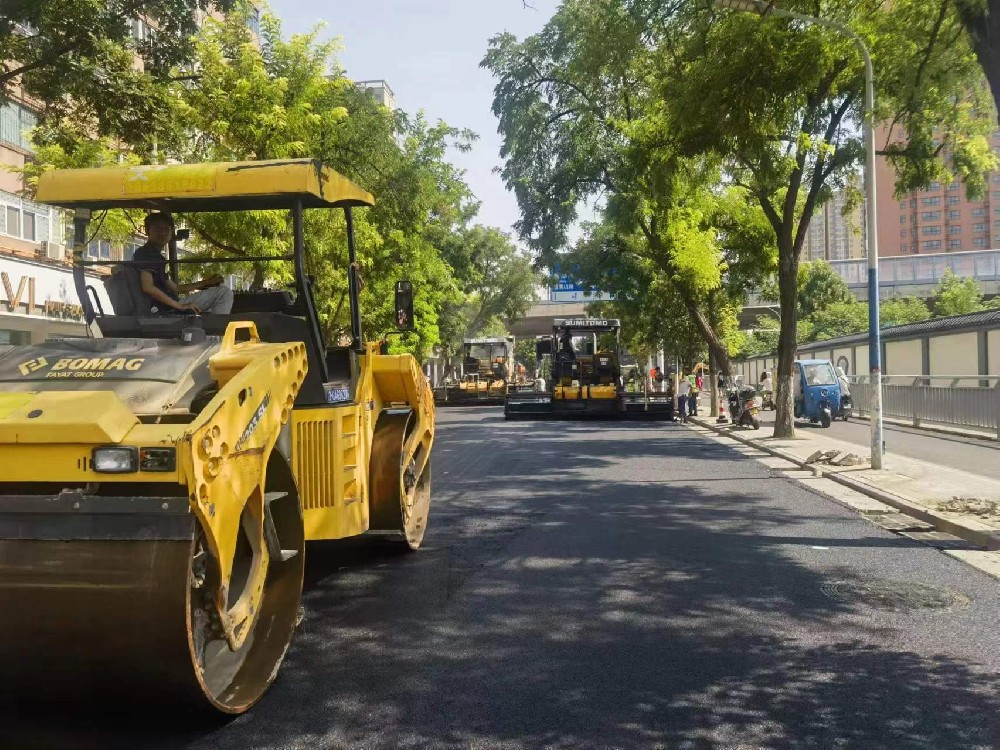 郑州新密沥青路面横接缝处理——新密沥青路面