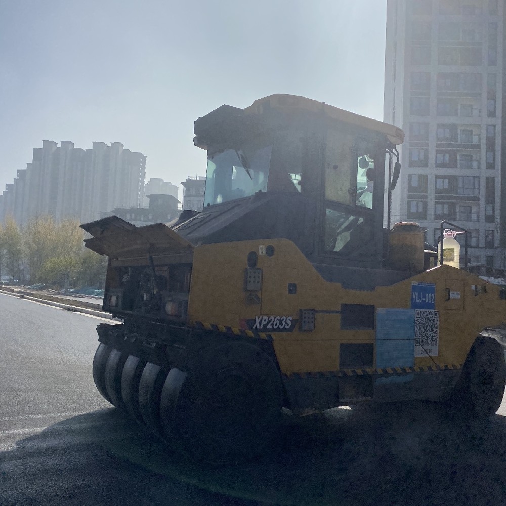郑州新郑沥青路面裂缝的防治办法——郑州新郑沥青路面施工