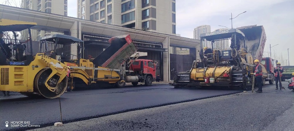 新乡郑州沥青路面施工中常见问题的解决方法