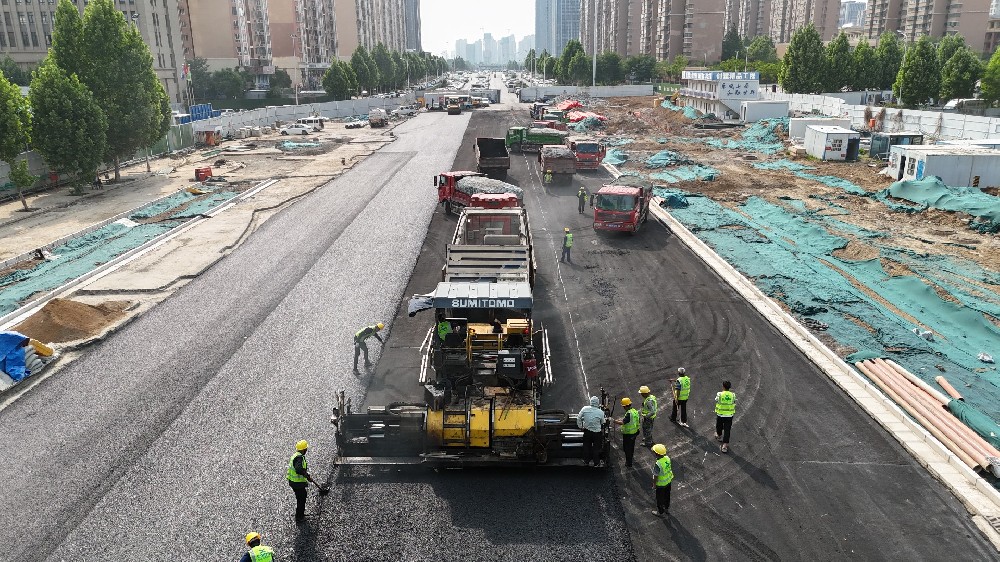 新乡沥青路面坑槽的成因及处治