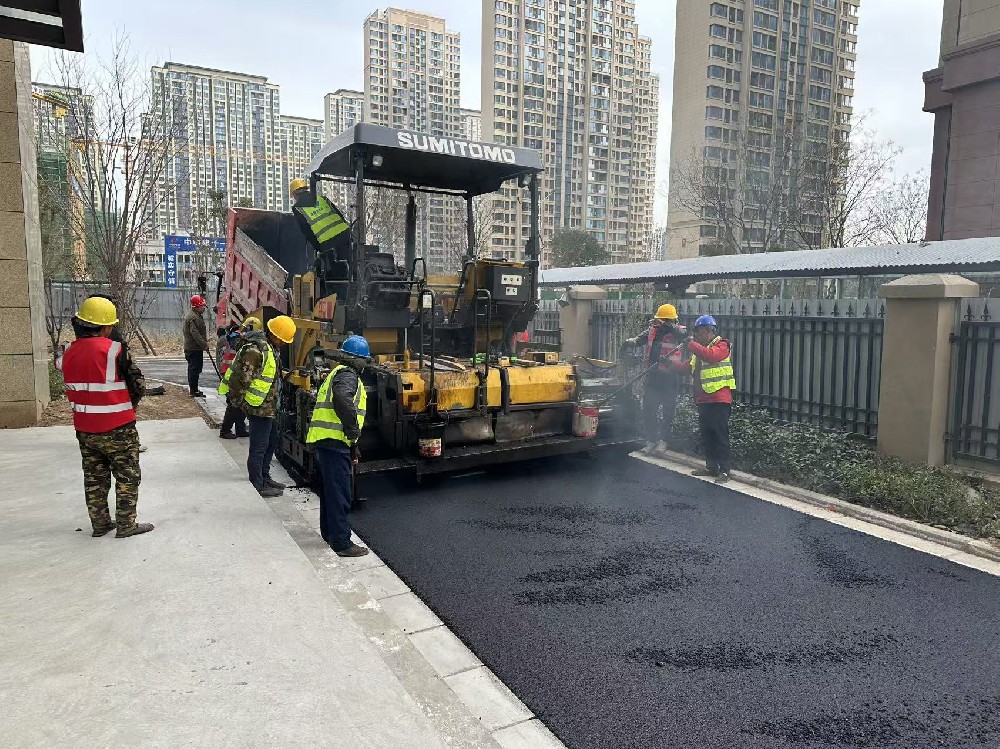 郑州新乡沥青搅拌站城市浪潮中的筑路浪花