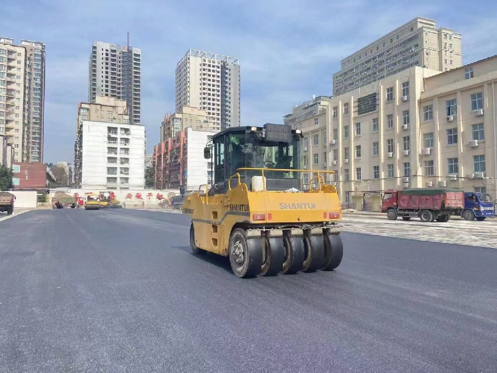 精 “筑” 沥青路，开启城市新 “行” 程