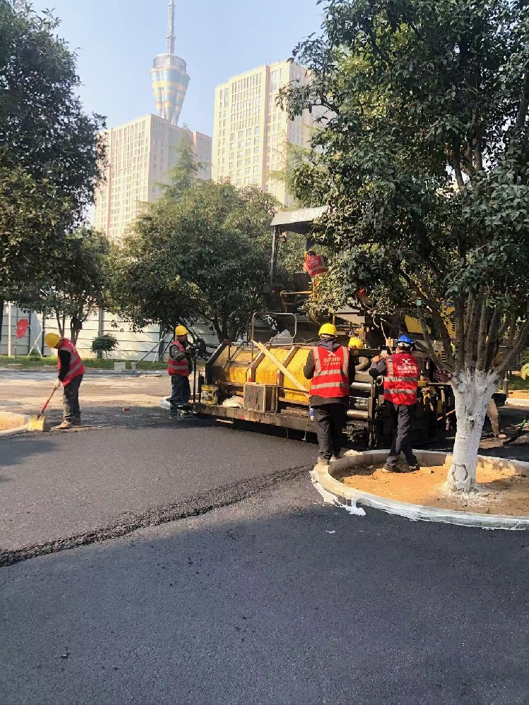 郑州新乡沥青路面施工厂家四季如一的贴心陪伴